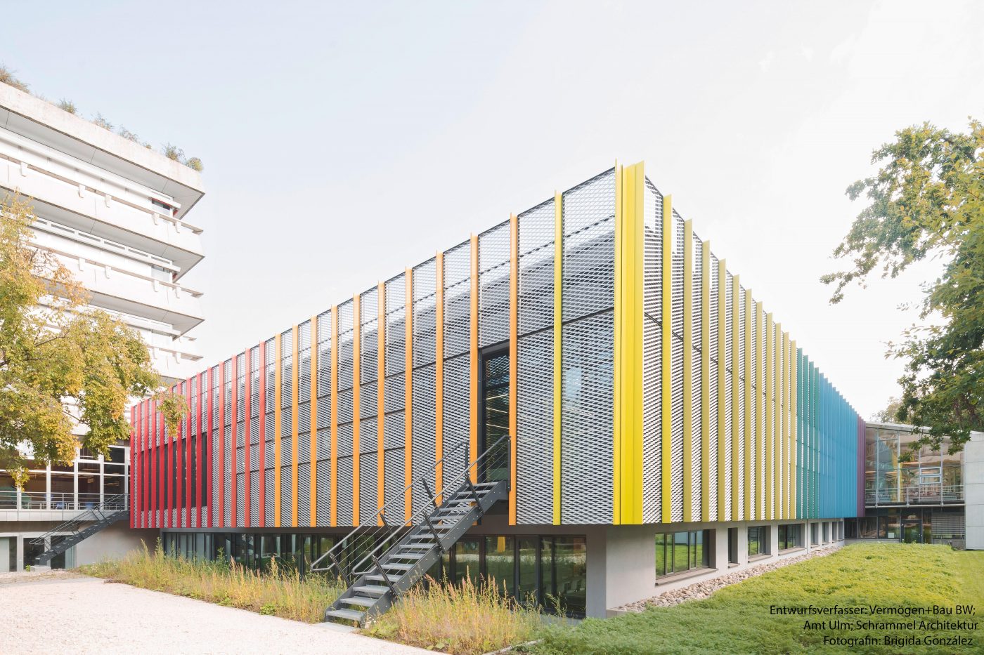 Außenansicht Universität Ulm geplant von vtechnik Planung GmbH