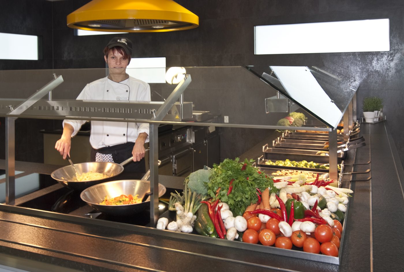 Continental AG Frankfurt - Speisenausgabe